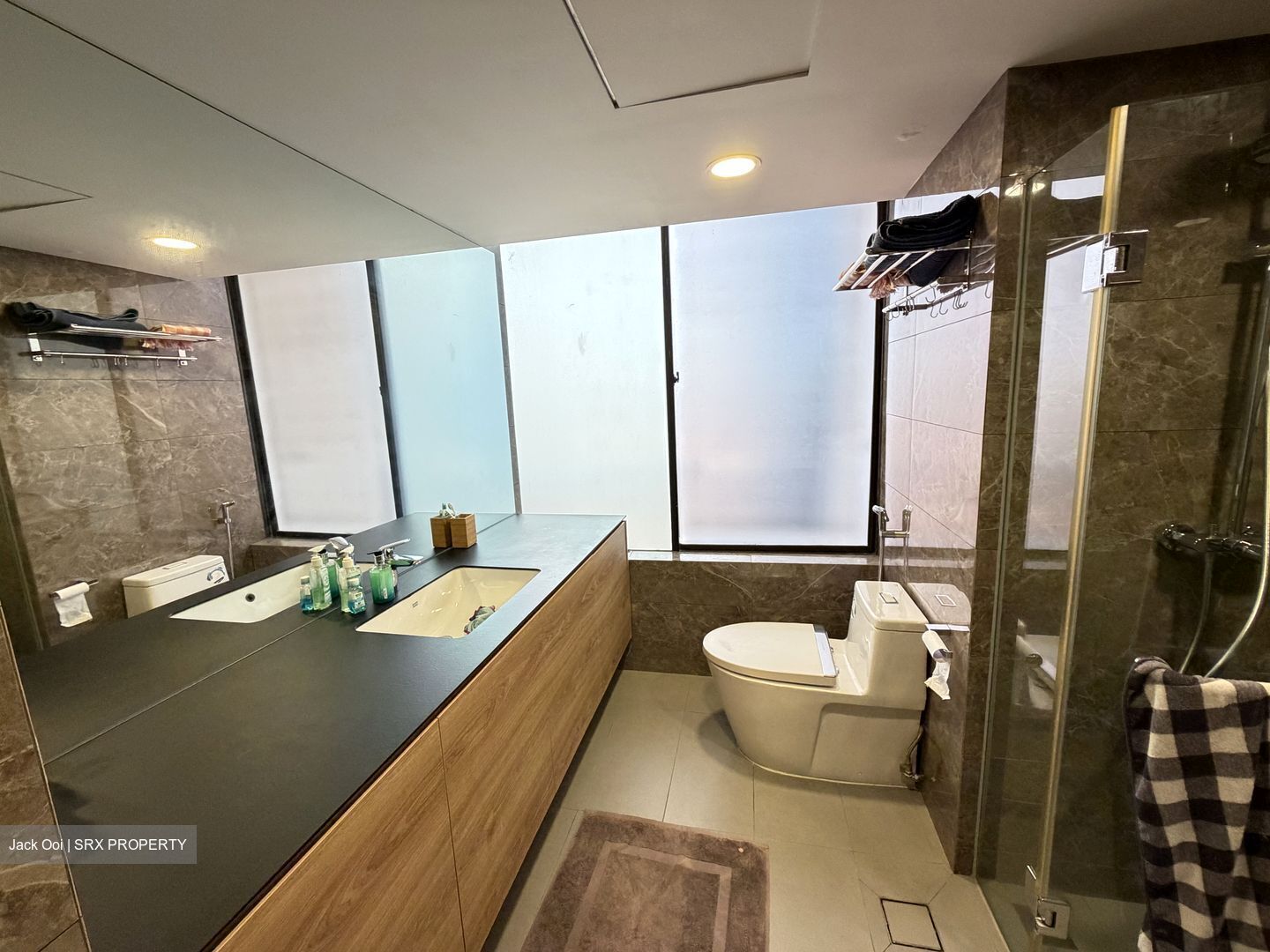 International Plaza (D2), Apartment #597743001
